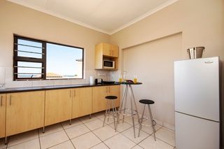 self catering accommodation bluewater bay king guest lodge room2 4