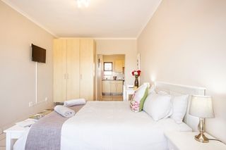 self catering accommodation bluewater bay king guest lodge room4 2