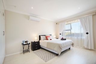 apartment styled accommodation self catering bluewater bay king guest lodge bedroom 1