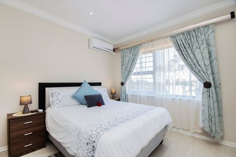 apartment styled accommodation self catering bluewater bay king guest lodge bedroom 3