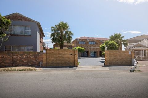 sea side accommodation guest lodge bluewater bay king 02